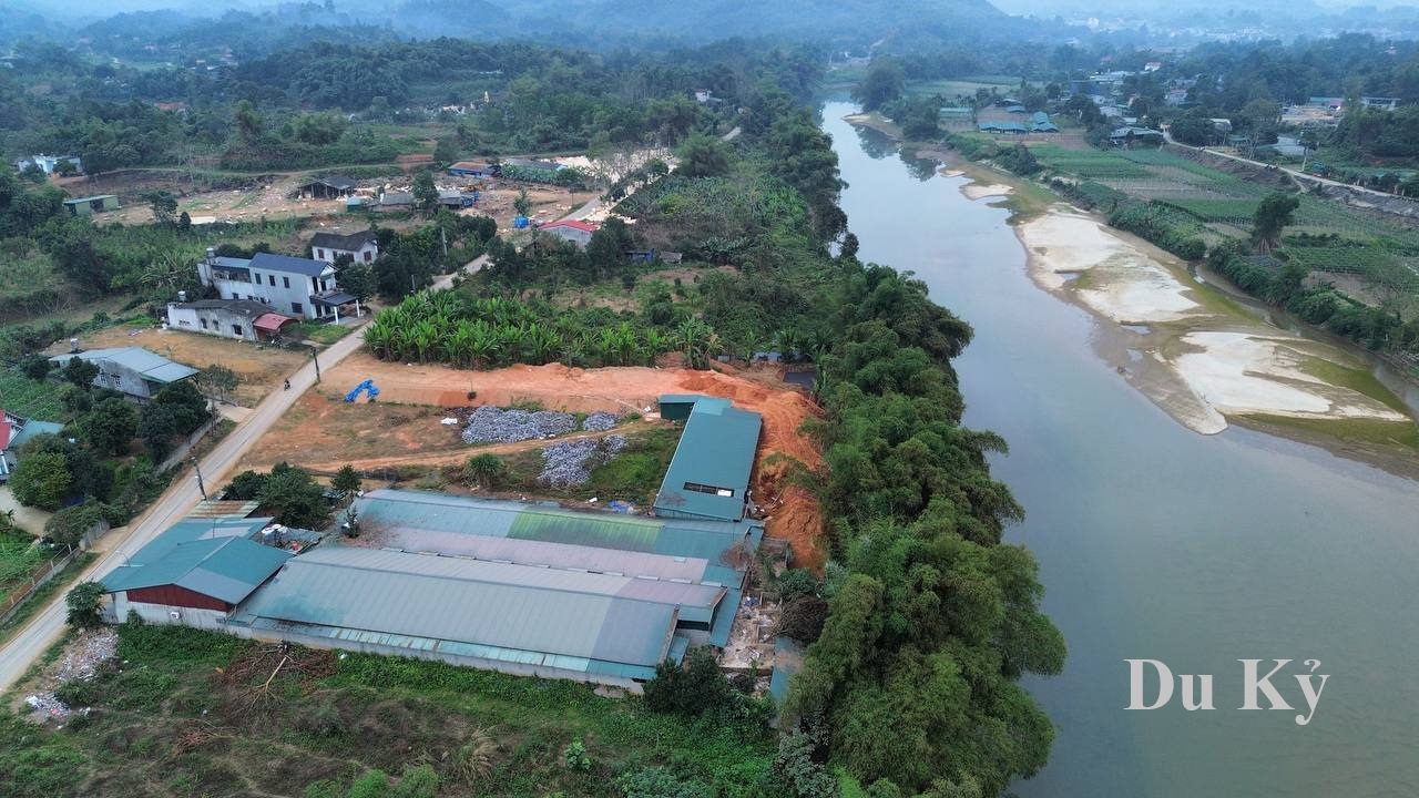 Toàn cảnh khu trang trại được người dân phản ánh là nguyên nhân của mùi hôi thối