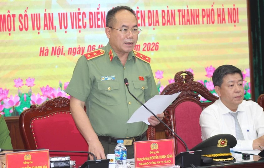 Khởi tố vụ 300 tấn thịt lợn bẩn: Cán bộ thú y thu hơn 2,5 tỉ để “hợp thức hóa” kiểm dịch 1 Trung tướng Nguyễn Thanh Tùng, Giám đốc Công an TP Hà Nội phát biểu tại Hội nghị cung cấp thông tin.