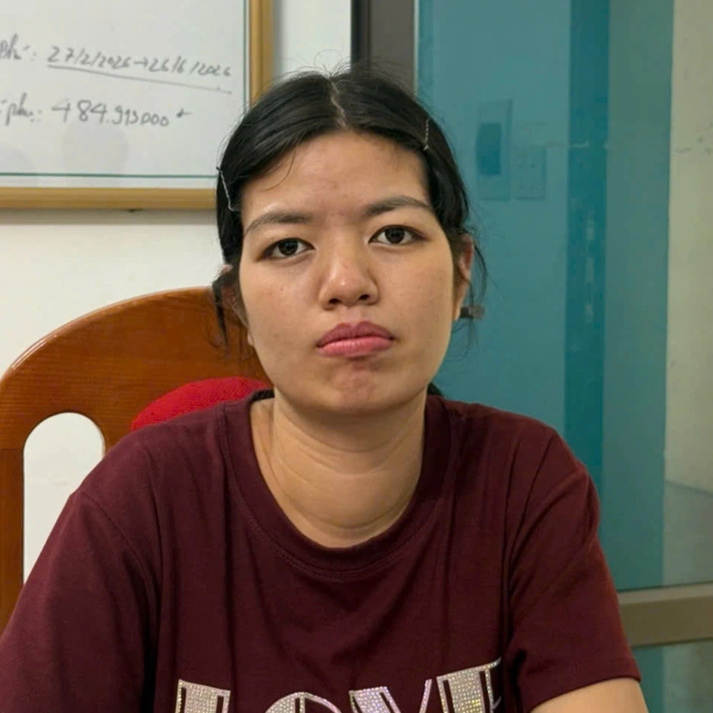 Lào Cai bắt quả tang cơ sở sản xuất giá đỗ chứa 6-BAP 1 Chu Thị Hòa tại cơ quan công an (Ảnh: Thiên Bình).