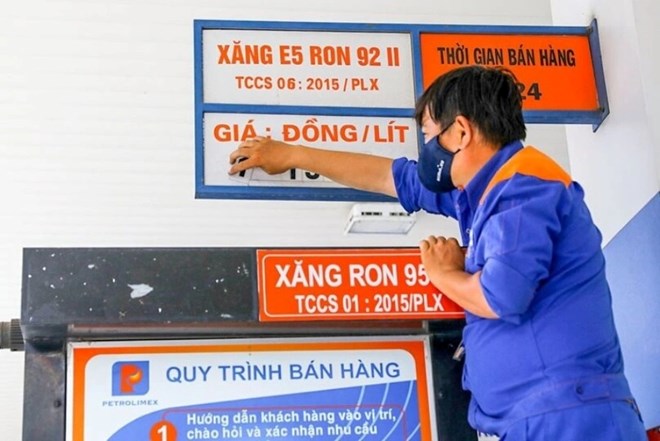Giá xăng dầu hôm nay giảm sâu