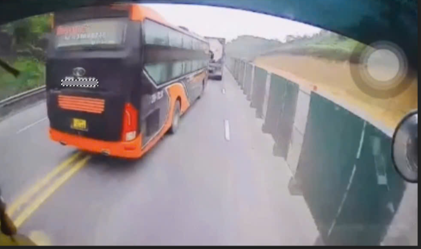 xe khach lan lan cao toc pjg 3080