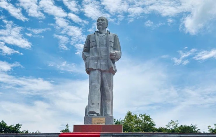 Kỷ niệm 136 năm Ngày sinh Chủ tịch Hồ Chí Minh: Ngời sáng nhân cách vĩ đại của vị lãnh tụ dân tộc 2 dabbaadfbdbdfbdb