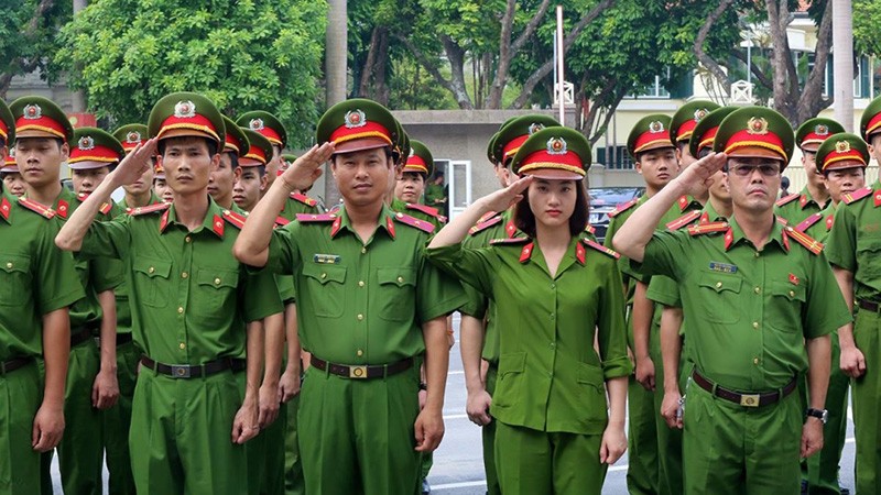tieu chuan trang phuc cua si quan cong an moi nhat 20240508135619
