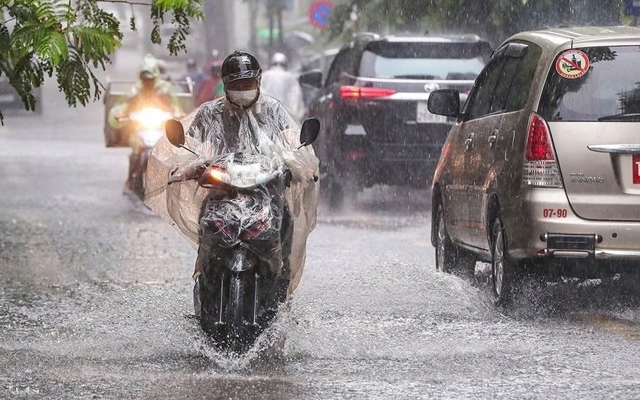 Bắc Bộ đón mưa lớn, cảnh báo dông lốc và gió giật mạnh