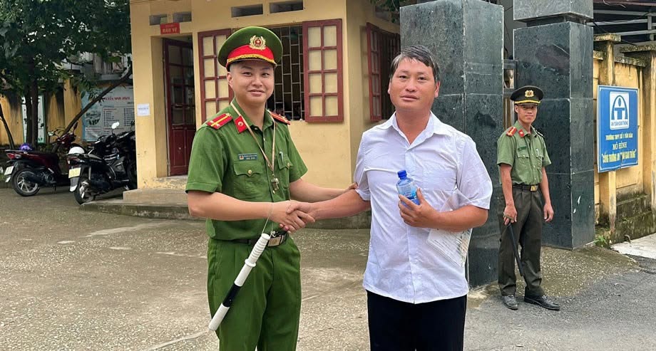 Bí thư Chi bộ 37 tuổi dự thi tốt nghiệp THPT 2026 1 722205486 996070629670291 3795072477667277490 n 1