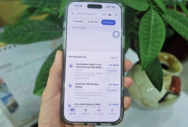 Máy Nông Nghiệp Đời Cũ Lo Ngại Khó Tương Thích Xăng E10, Nhu Cầu Tìm Mua Xăng E5 Gia Tăng 3 Ứng dụng "Quanh tôi" tích hợp thông tin điểm bán xăng E5, hỗ trợ người dân tìm kiếm nguồn nhiên liệu phù hợp.
