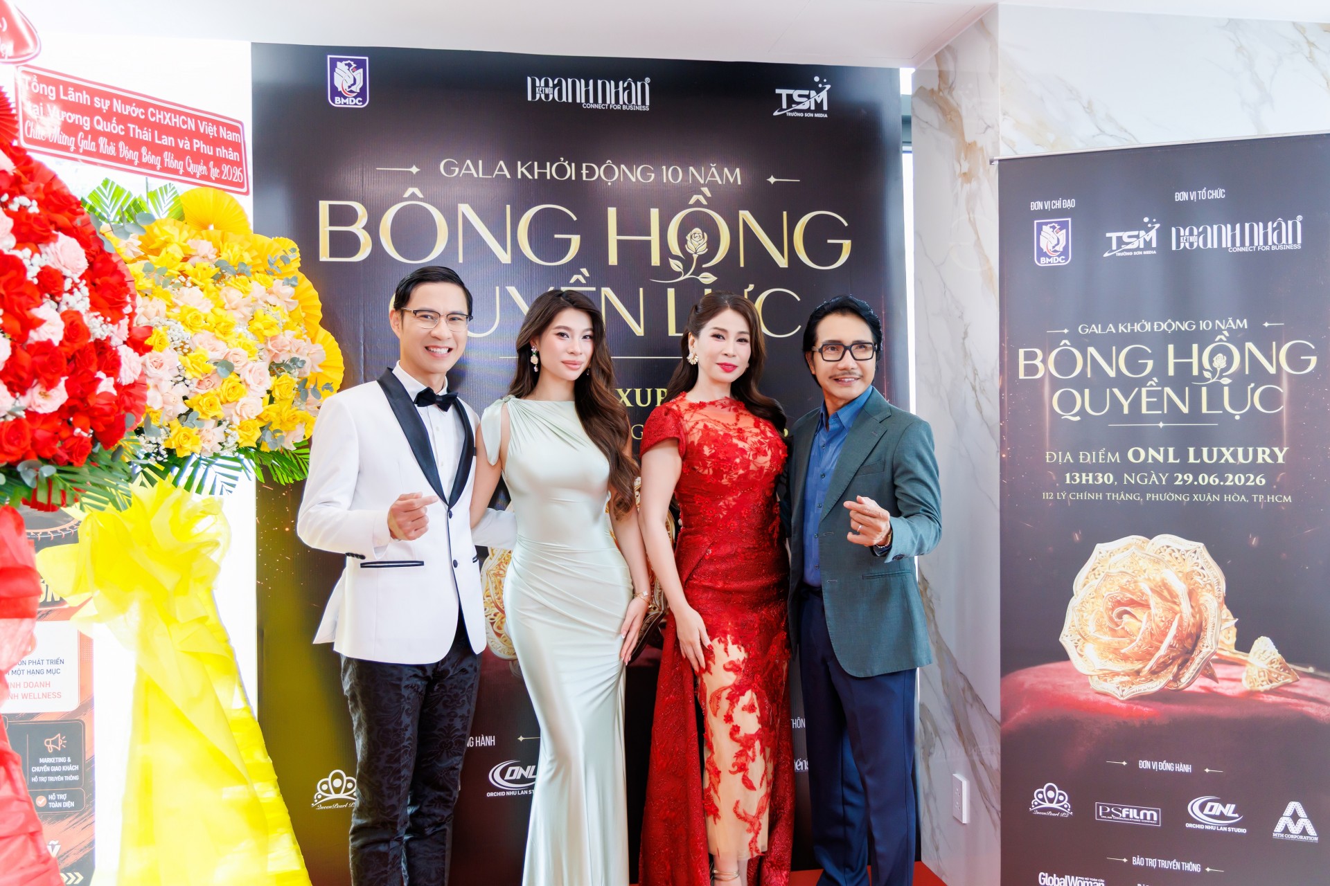 Vợ chồng nhạc sĩ Thái Hùng và ca sĩ Thái Huyền tỏa sáng tại Gala khởi động Bông Hồng Quyền Lực 2026 jw9a664320260702165605