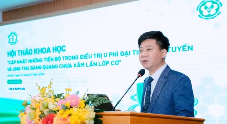 Các phương pháp can thiệp ít xâm lấn điều trị u phì đại tiền liệt tuyến ngày càng phát triển 2 Phó Giáo sư, Tiến sĩ Nguyễn Tuấn Tùng chia sẻ tại hội thảo.