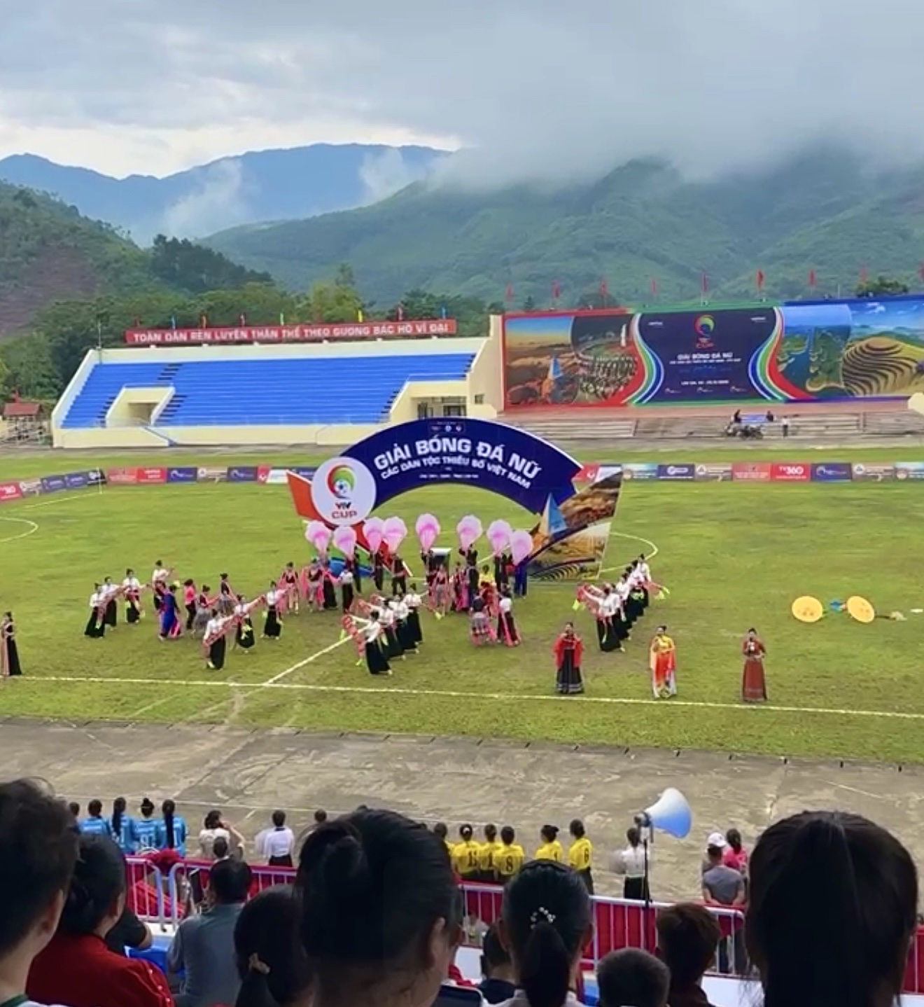 Phường Nghĩa Lộ - Khai mạc Giải bóng đá nữ dân tộc thiểu số VTV Cup 2026 2 31ebe35627e1a6bffff0