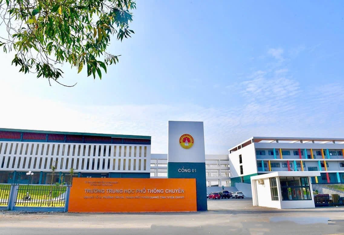 Điểm thi lại tại chuyên Tuyên Quang: Toán, Sử giảm mạnh 6 71474893015051591280703446106918458254211875n 17830497645321604129796 233413 1783309043380 1783309045103882943916