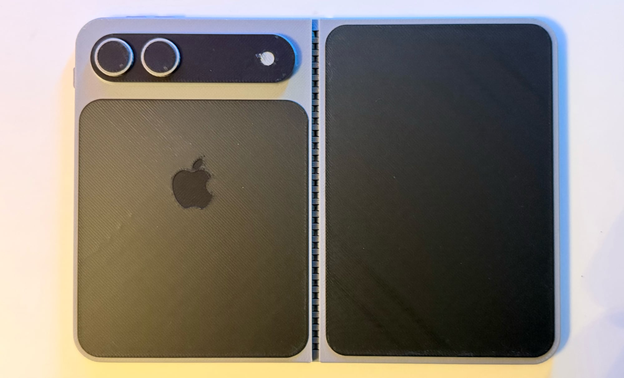 Apple ra mắt iPhone mới ngày 9/9: Sự kiện được chờ đợi của làng công nghệ 2 iPhone Fold có thể sẽ có thiết kế như này