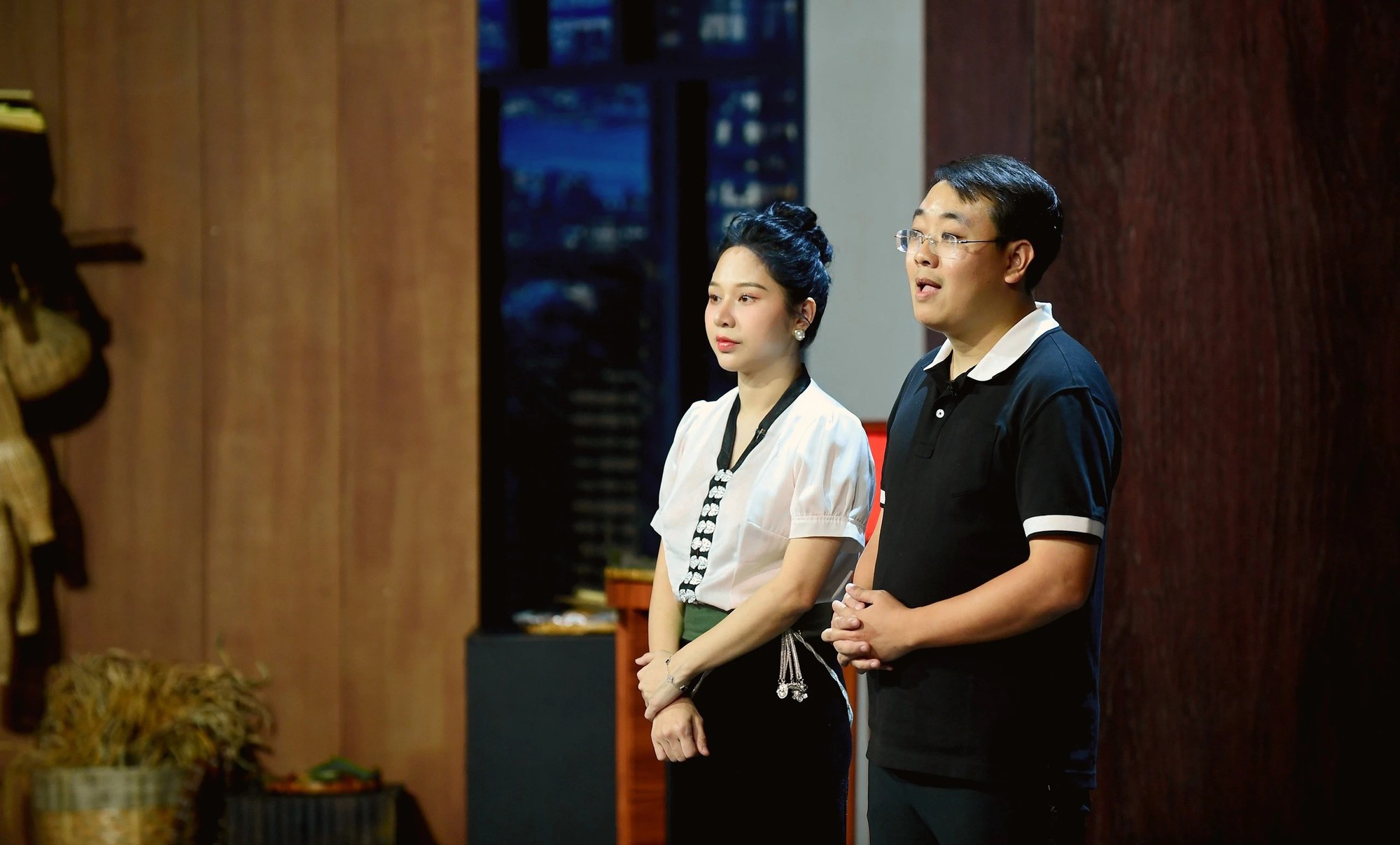 Giám đốc Hoàng Chung Học (phải) cùng đồng sáng lập Ngọc Huyền trên Shark Tank Việt Nam. Ảnh: Shark Tank Việt Nam.