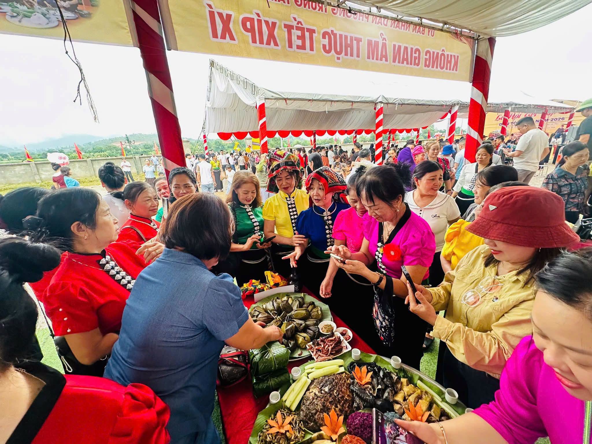 Chương trình Tết Xíp Xí tại phường Trung Tâm tỉnh Lào Cai
