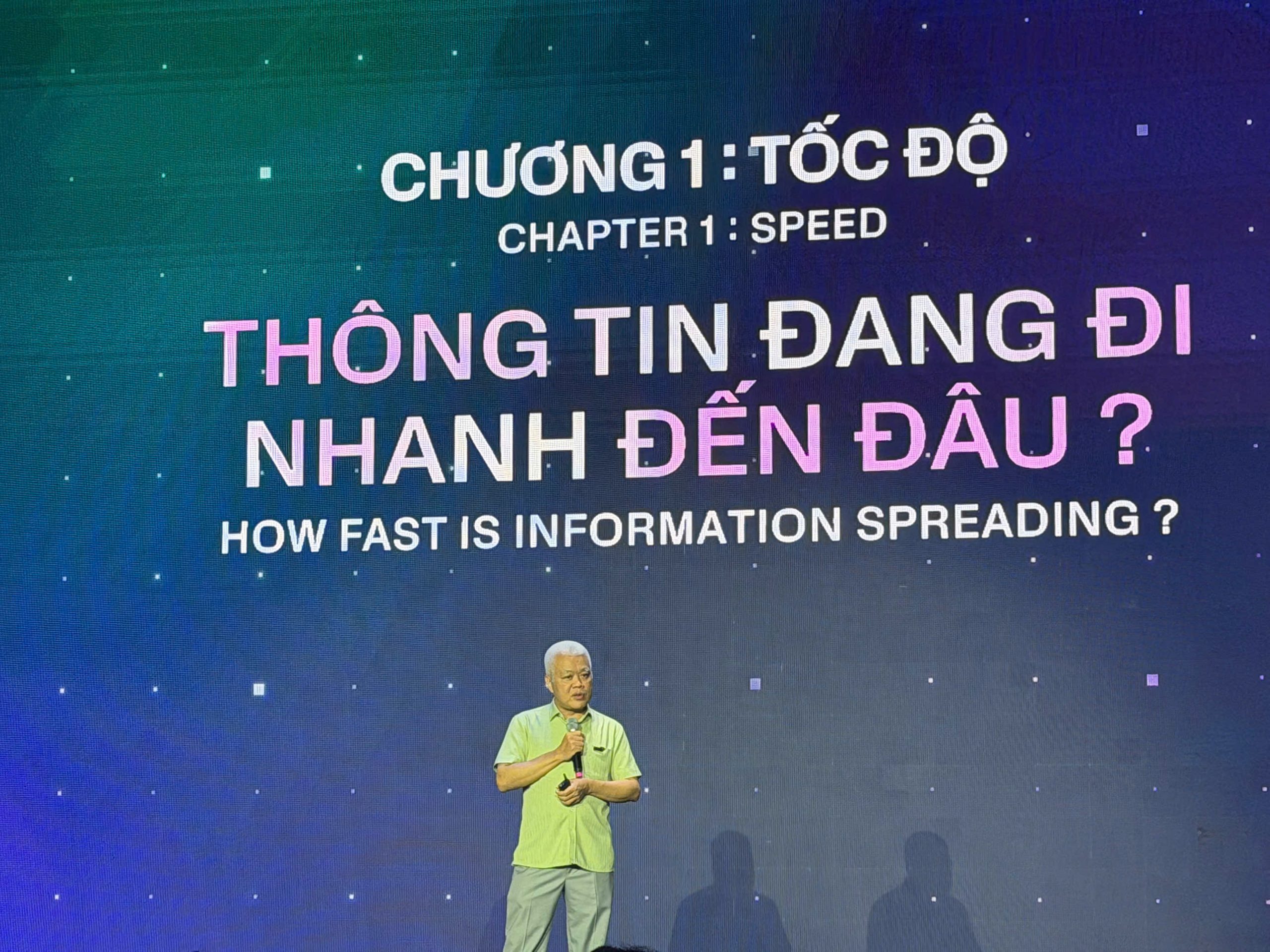 KOL thời AI: Sức ảnh hưởng càng lớn, trách nhiệm càng cao 3 Ông Nguyễn Lâm Thanh, đại diện TikTok Việt Nam, phát biểu tại hội nghị và cho rằng nếu chỉ tập trung vào xử lý vi phạm thì sẽ không thể giải quyết triệt để vấn đề. Ảnh Du Kỷ