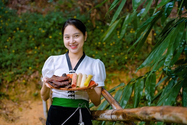 Tài khoản mạng xã hội của Huyền Huho đồng loạt không thể truy cập 8 photo 1699953454308 16999534551251169852995 11zon